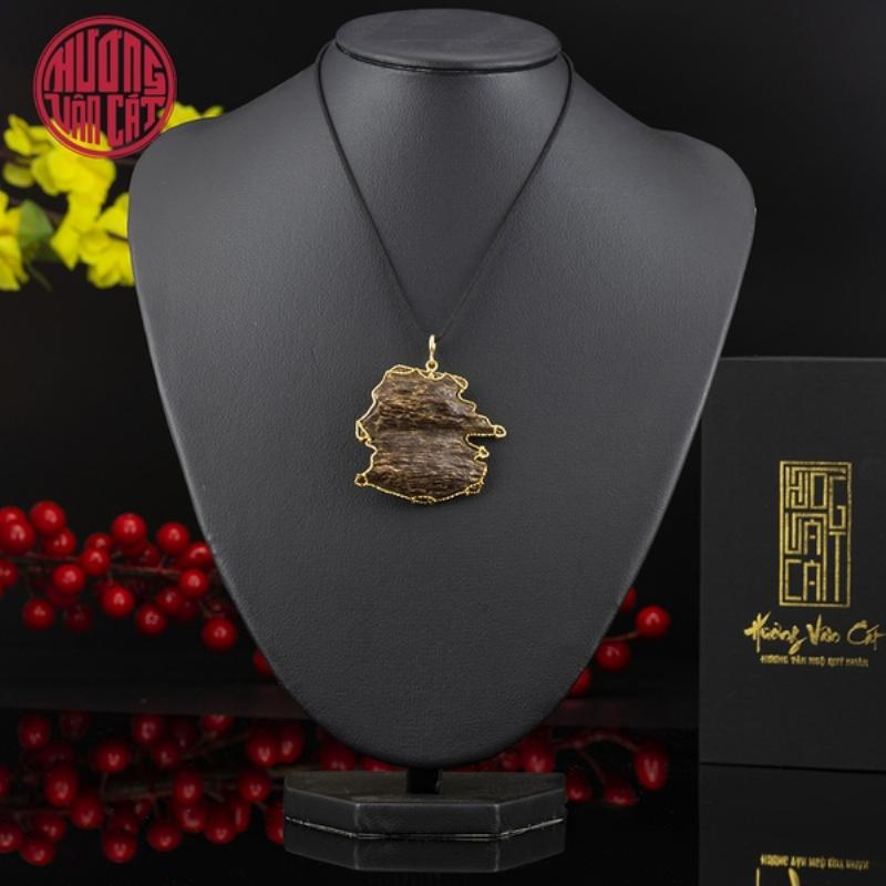 Dây Da Đeo Cổ Nam Bọc Vàng Kiểu Dáng Đa Dạng