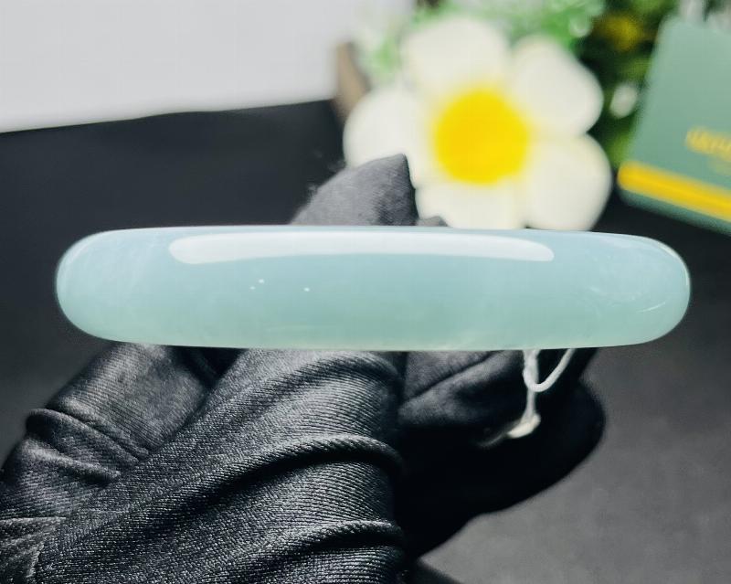 Lựa chọn ngọc phỉ thúy xanh phù hợp