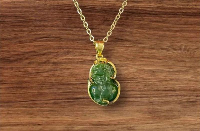 Mặt dây chuyền ngà voi đẹp và tinh xảo, thể hiện sự sang trọng và đẳng cấp