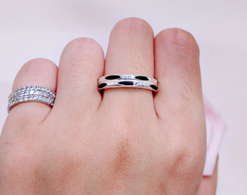 Nhẫn lông voi giá bao nhiêu? Hình ảnh các mẫu nhẫn lông voi với nhiều kiểu dáng và chất liệu khác nhau.