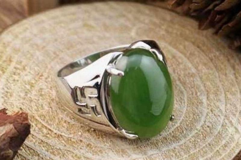 Nhẫn Tỳ Hưu Nữ Ngọc Bích Sang Trọng Quý Phái