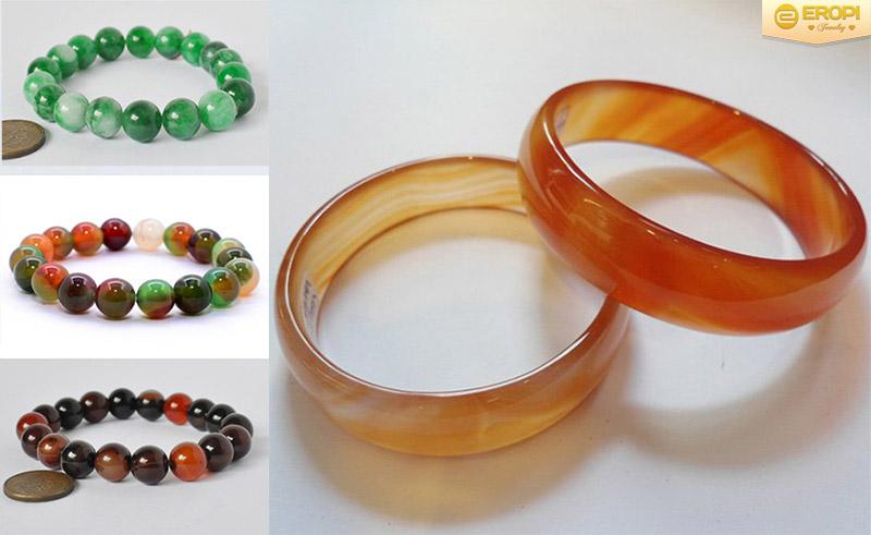 Vòng tay 12 hạt được chế tác từ nhiều chất liệu đa dạng như gỗ quý, đá quý và kim loại quý.