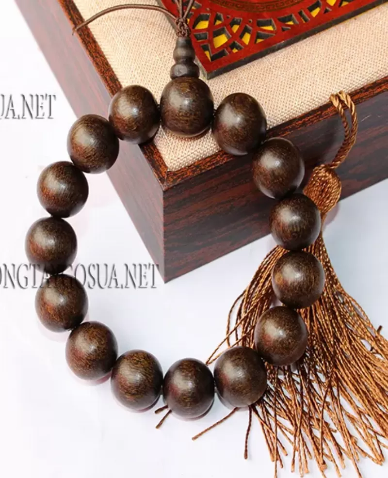 Vòng tay 15 hạt gỗ hương mang lại may mắn và bình an