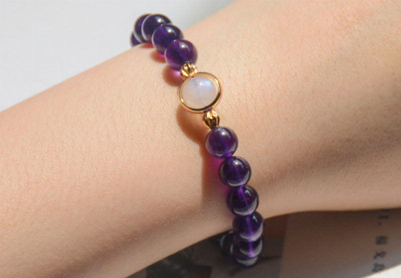 Vòng tay 18 hạt đá thạch anh tím sang trọng, huyền bí