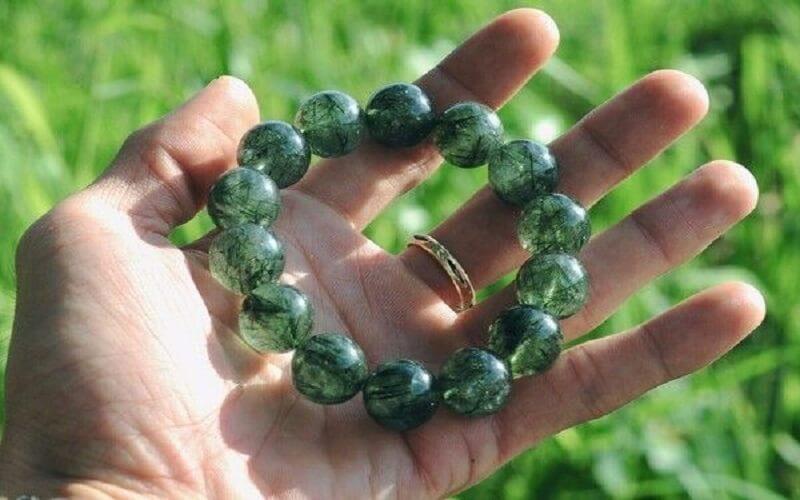 Vòng tay cẩm thạch xanh lá cây cho mệnh Hỏa
