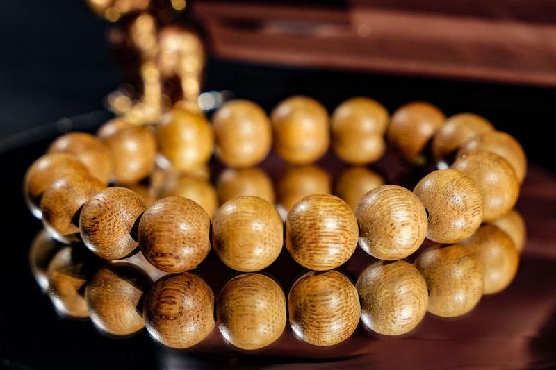 Vòng tay nam 18 hạt: Ý nghĩa và cách chọn