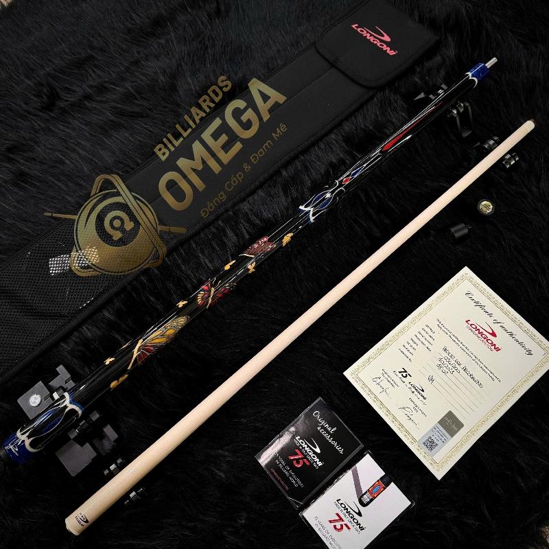 Vòng tay ngà voi thật giá cao, được chạm khắc tinh xảo với họa tiết rồng phượng, thể hiện sự sang trọng và đẳng cấp.