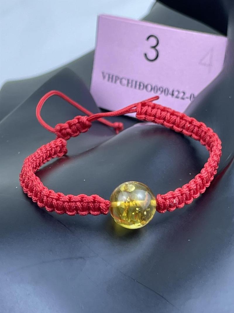 Vòng tay phong thủy may mắn:  Mang lại năng lượng tích cực