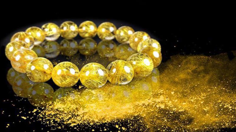 Vòng tay trái và phong thủy