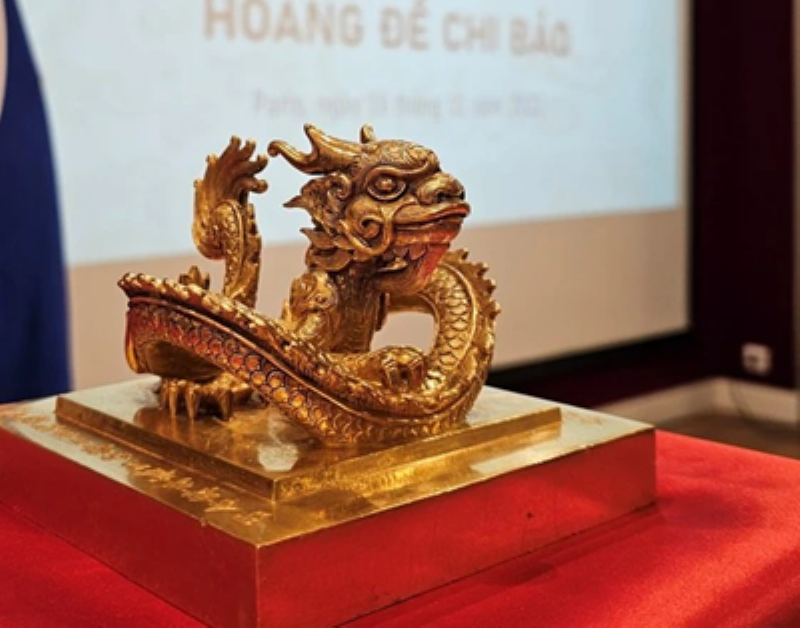 Ý nghĩa hình ảnh nanh hổ trong văn hóa phương Đông và phương Tây, biểu tượng sức mạnh, may mắn, tài lộc