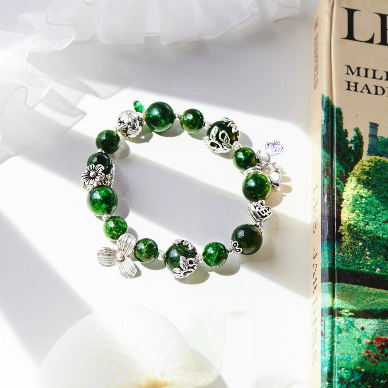 Ý nghĩa vòng tay qua các nền văn hóa