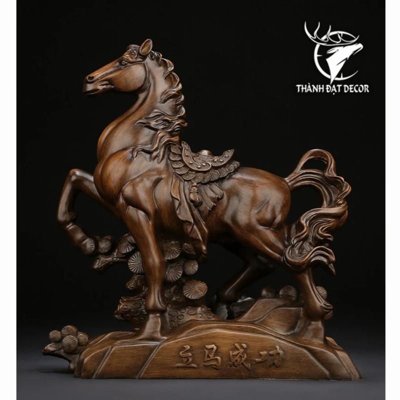 Tượng ngựa phong thủy bằng đồng cho người tuổi Ngọ thành công