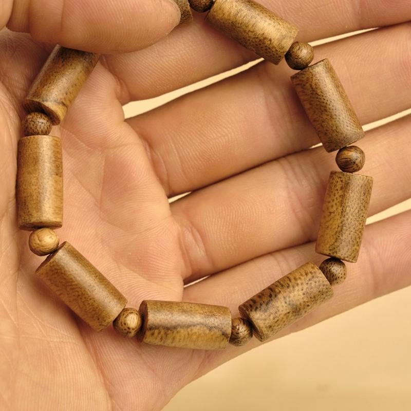 Hướng dẫn vệ sinh vòng trầm hương đúng cách để bảo quản và tăng cường vượng khí