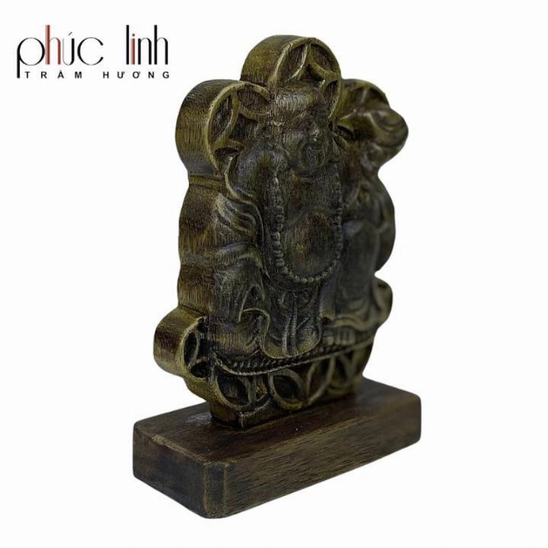 Tượng Phật Di Lặc bằng trầm hương, biểu tượng tài lộc cho người tuổi Dậu.