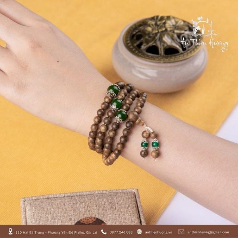 vòng tay trầm hương tốc phong thủy