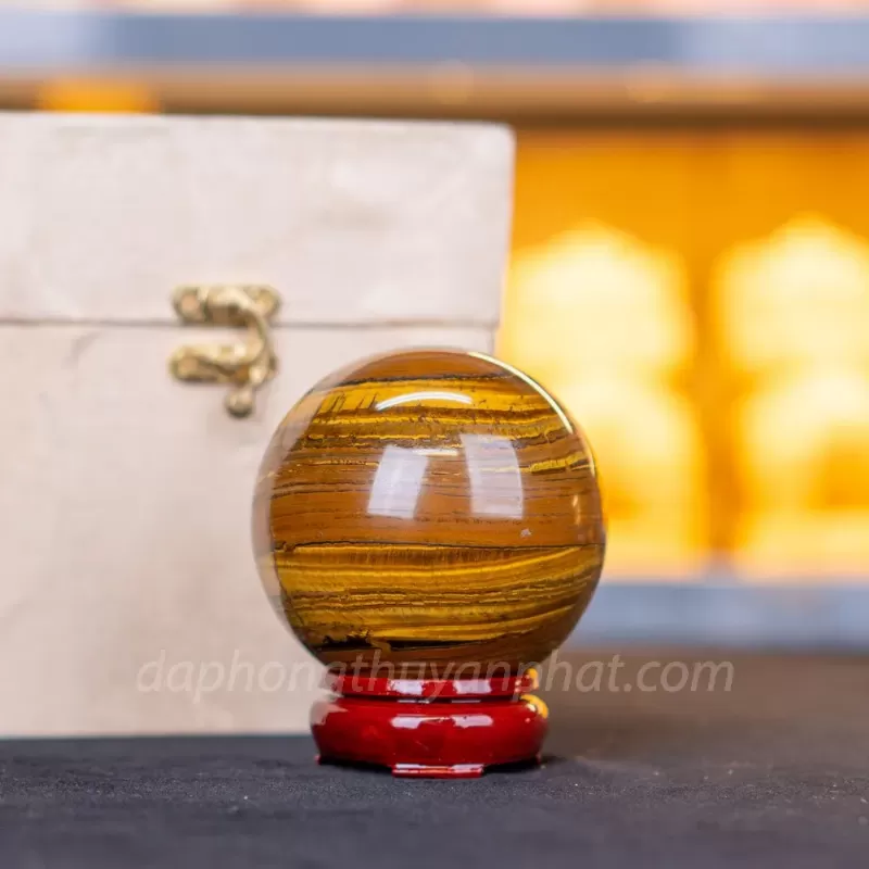 Bàn làm việc phong thủy với đá mắt hổ