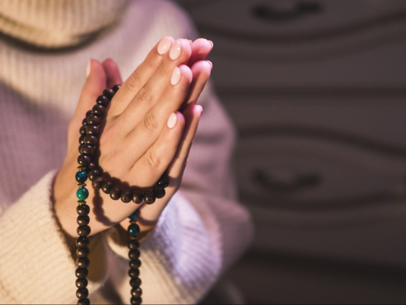 Hướng dẫn cách chọn vòng trầm hương phù hợp với kích thước cổ tay và mệnh