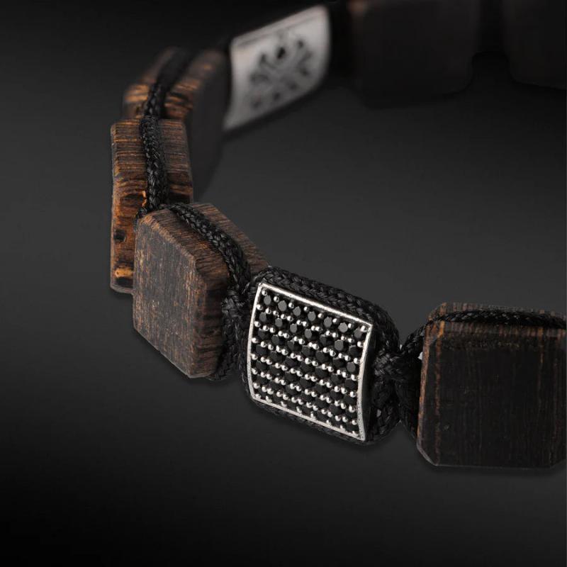 cách đeo vòng trầm hương đúng cách để phát huy tác dụng