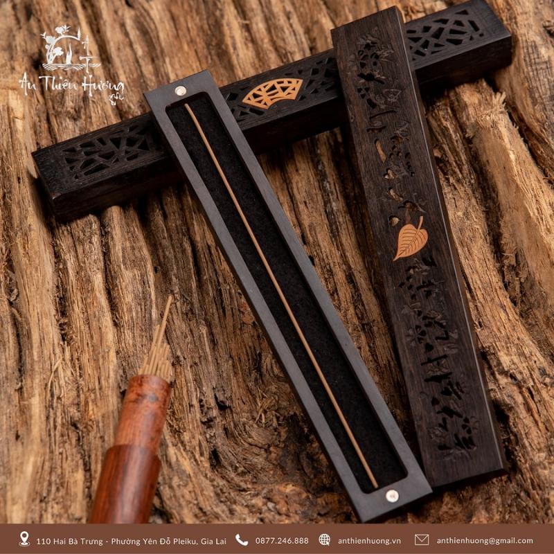 Hộp đựng trầm hương hình tiền tài bằng gỗ hương