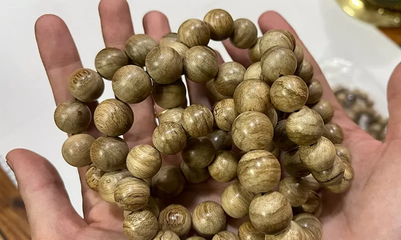 Cách nhận biết trầm hương thật giả năm 2025