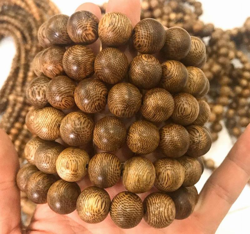 Trầm hương Indonesia tự nhiên, vân gỗ rõ nét, dầu trầm phân bố đều