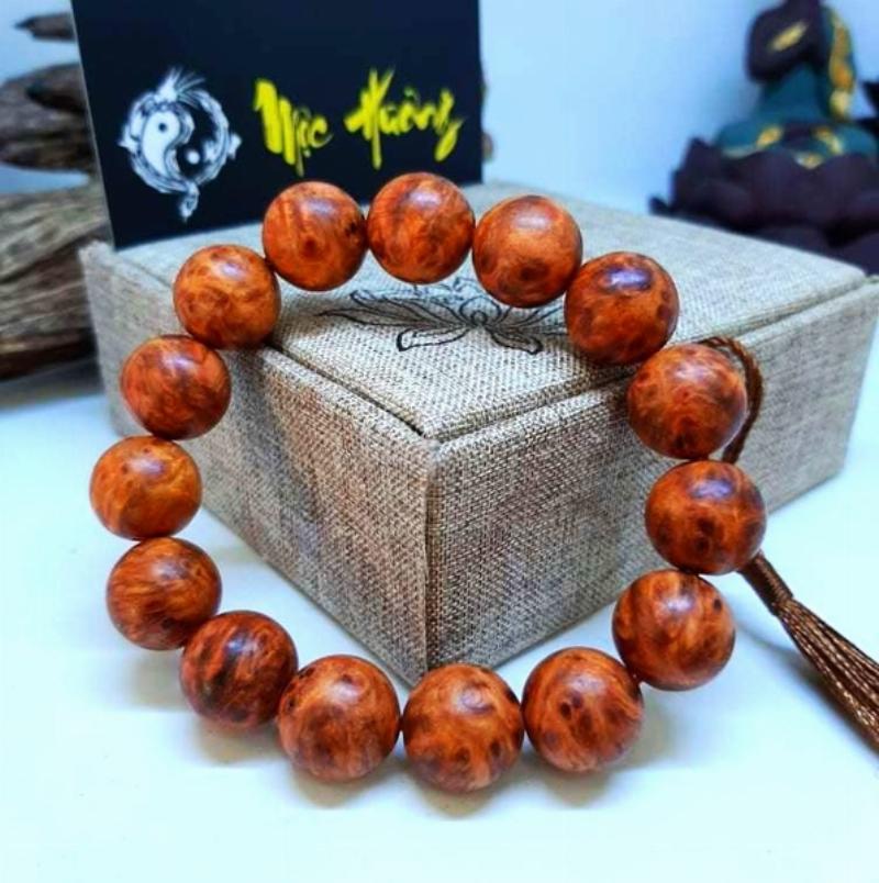 Trầm hương Kỳ Nam loại giám chất lượng cao, vân dầu đẹp mắt, hương thơm quý hiếm