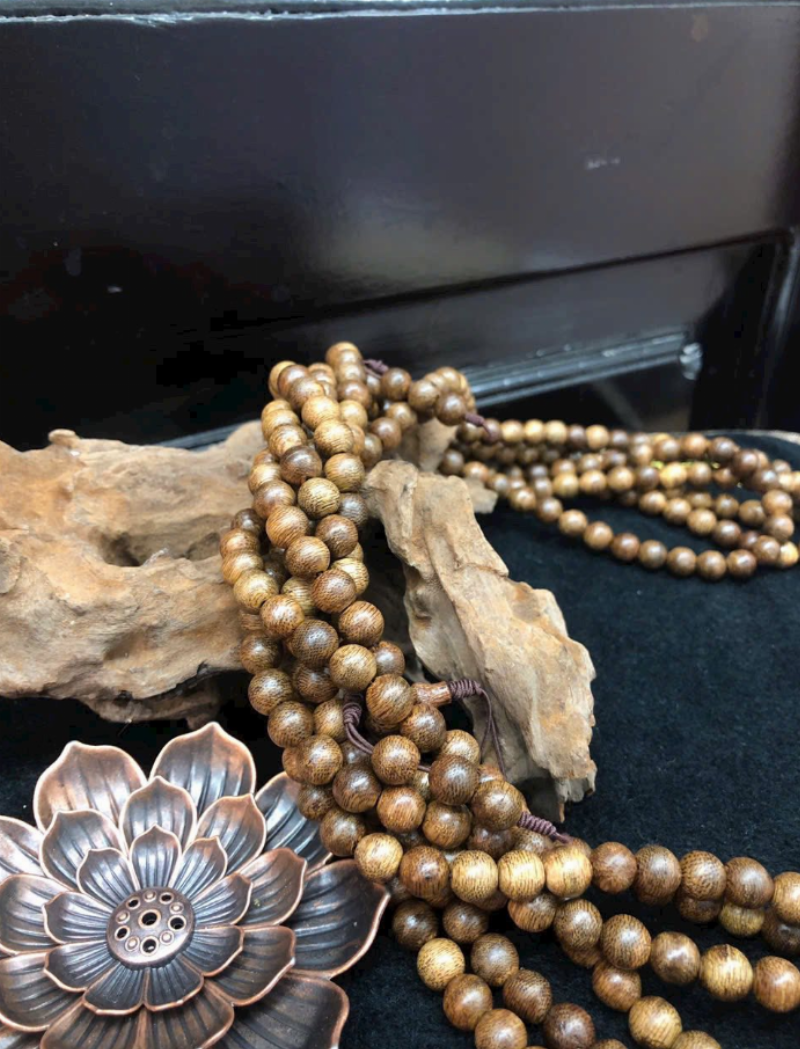 vòng tay trầm hương 108 hạt ý nghĩa phong thủy tốt lành mang lại bình an