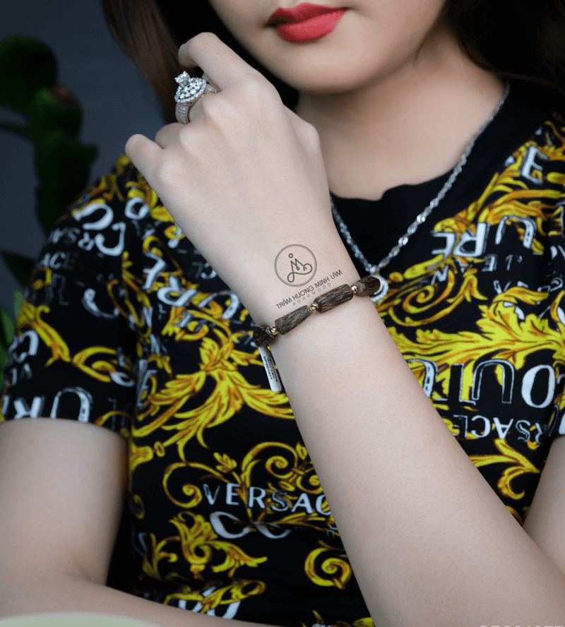 Vòng tay trầm hương handmade cao cấp, thiết kế tinh xảo