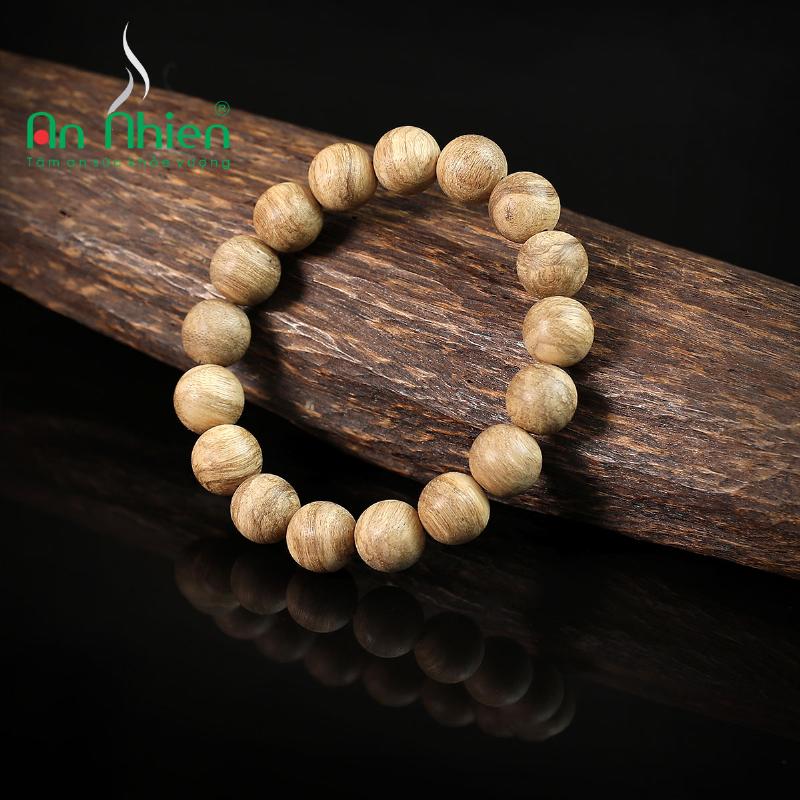 Vòng trầm hương hạt tròn cao cấp, vân dầu rõ nét, mùi thơm dịu nhẹ