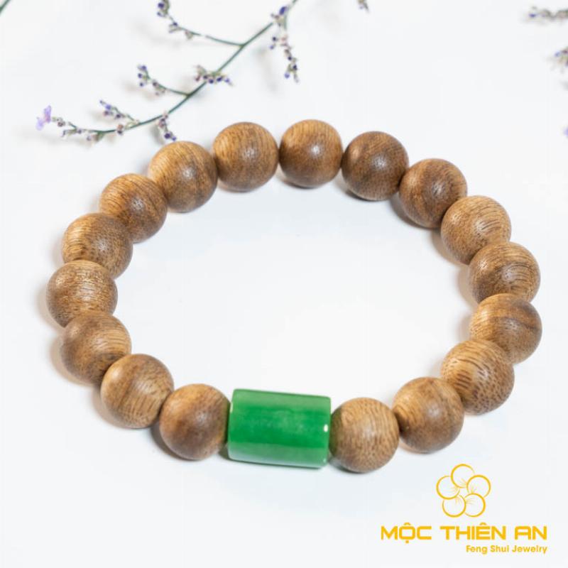 Vòng trầm hương ngọc bích may mắn