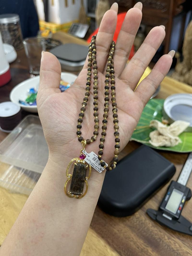 vòng trầm hương size 8mm cho nam giới mạnh mẽ lịch lãm