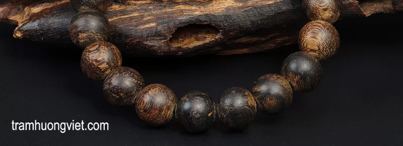 Vòng Trầm Hương Tự Nhiên